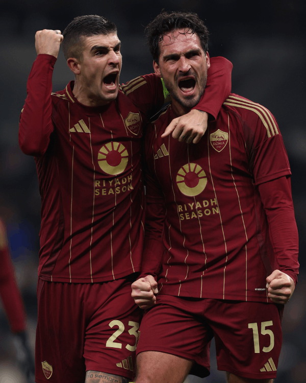 Matt Hummels empata en el minuto final del encuentro Spurs 2 - Roma 2