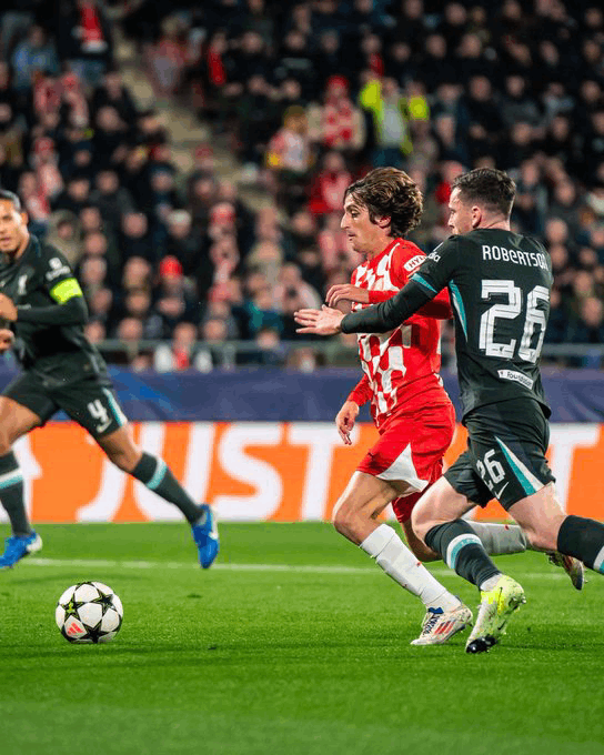Un primer tiempo espectacular del Girona y un Liverpool que le cuesta defenderse